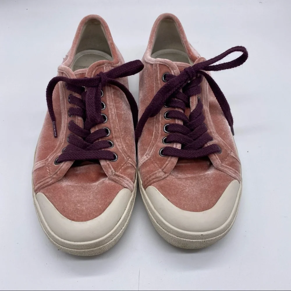 Kurt Geiger stylish pink